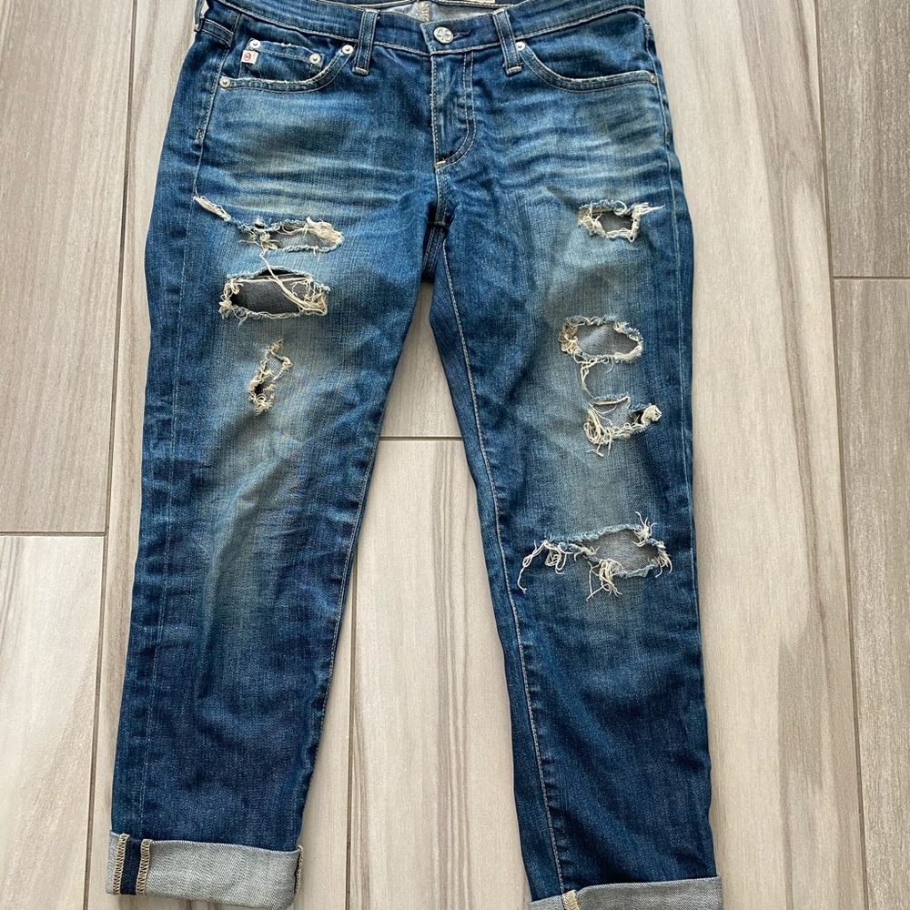 AG the Stilt distressed crop jean